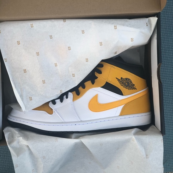 New Air Jordan 1 Mid “University Gold” - Picture 6 of 6